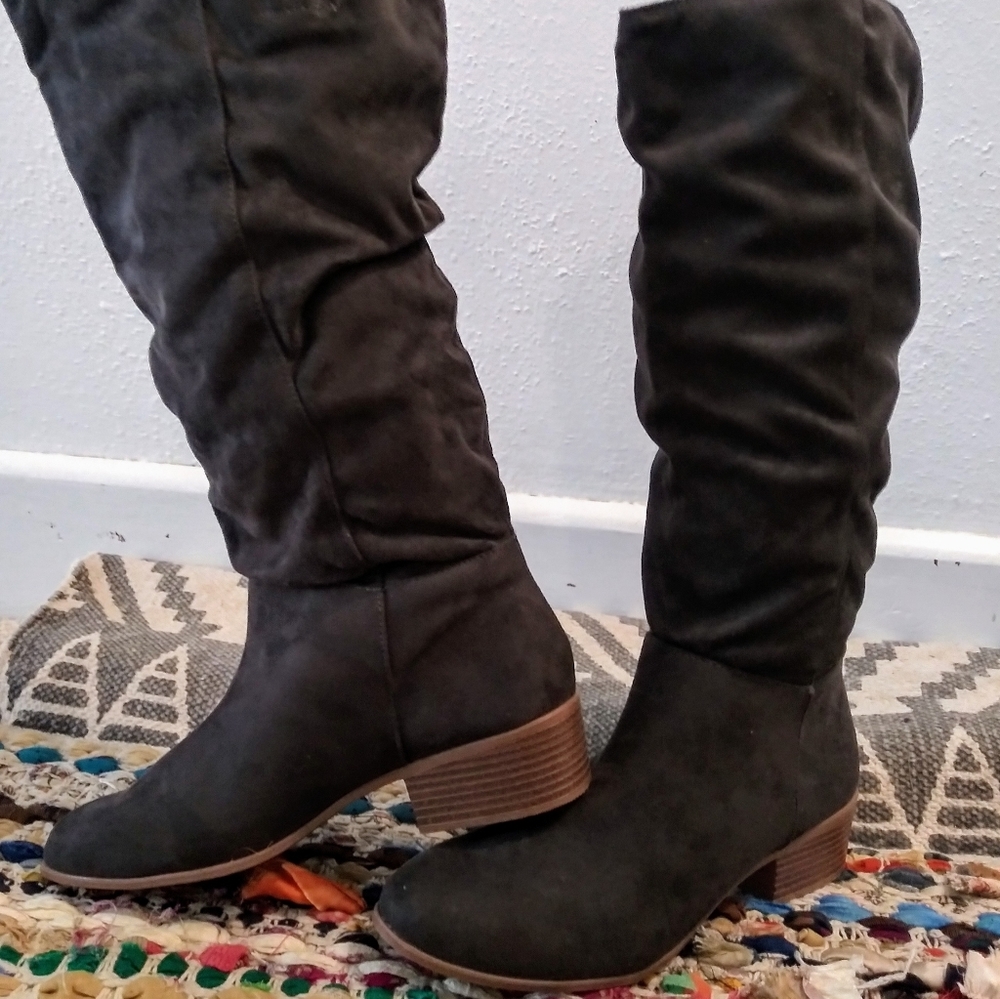 Dark brow knee boots